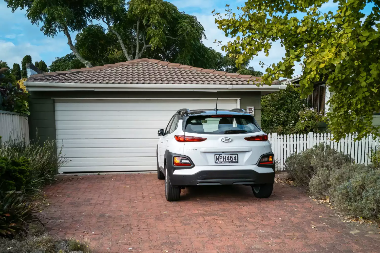 Hyundai Kona organizer for road trip